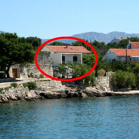 Apartment By The Sea Sucuraj, Hvar - 136 *
